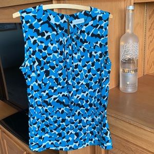 Beautiful, comfy Calvin Klein sleeveless blouse. Size M.